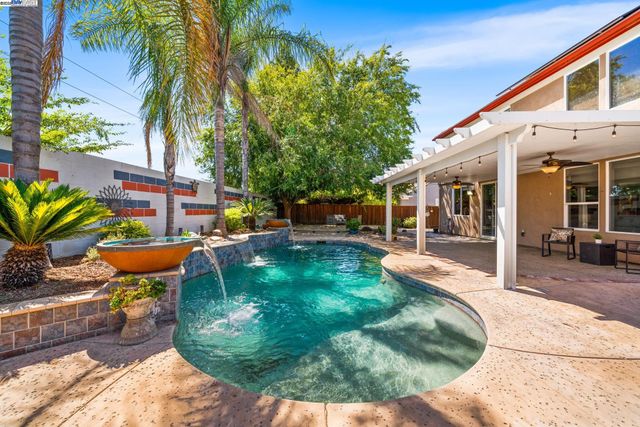 635 Eliot Dr, Livermore, CA 94551