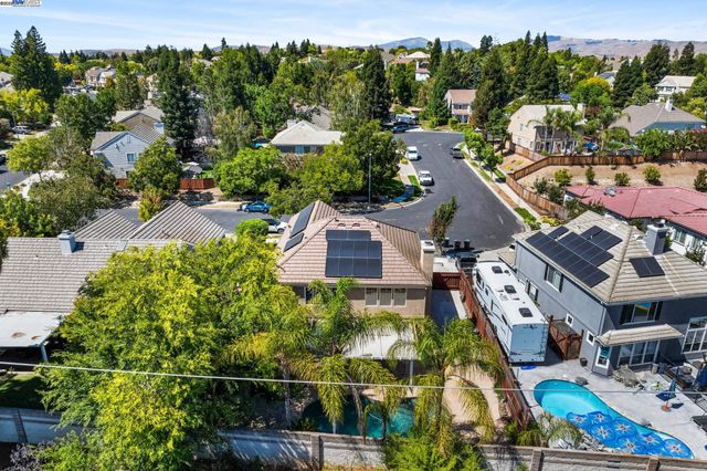 635 Eliot Dr, Livermore, CA 94551