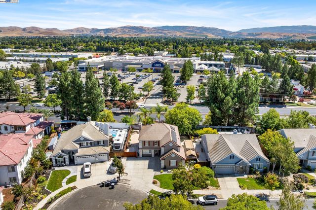 635 Eliot Dr, Livermore, CA 94551