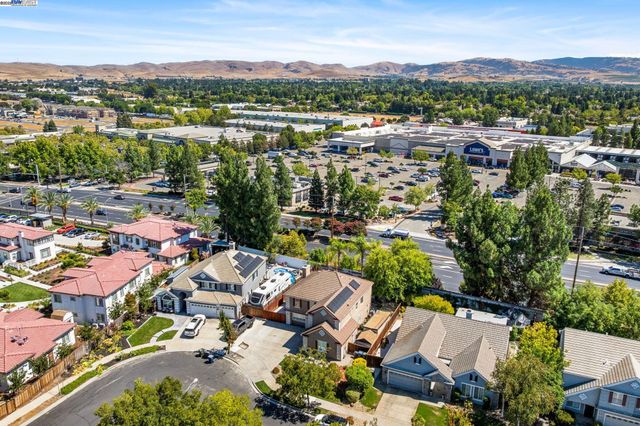 635 Eliot Dr, Livermore, CA 94551