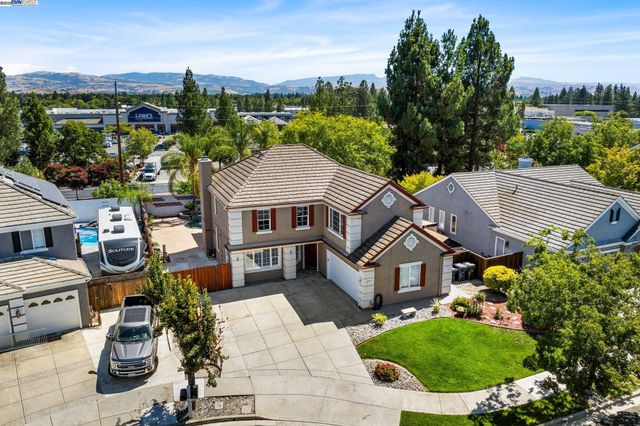 635 Eliot Dr, Livermore, CA 94551