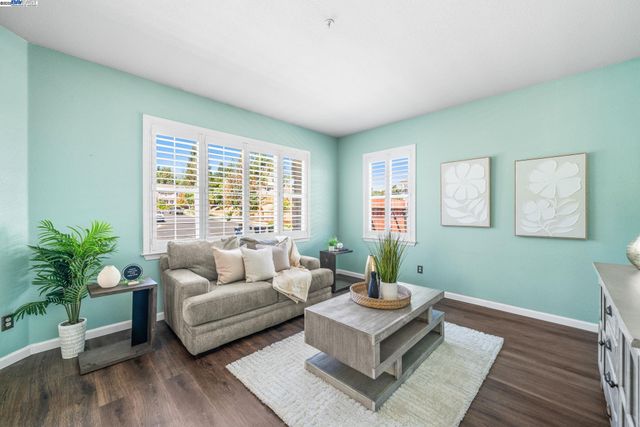 635 Eliot Dr, Livermore, CA 94551