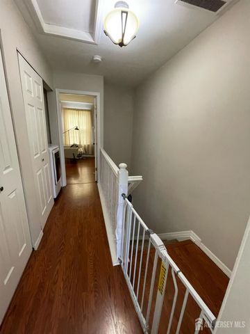 399 Hadleigh Lane, North Brunswick, NJ 08902