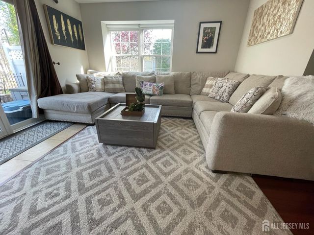 399 Hadleigh Lane, North Brunswick, NJ 08902