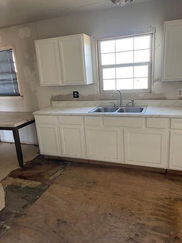 306 52nd Street, Lubbock, TX 79404