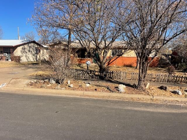 306 52nd Street, Lubbock, TX 79404