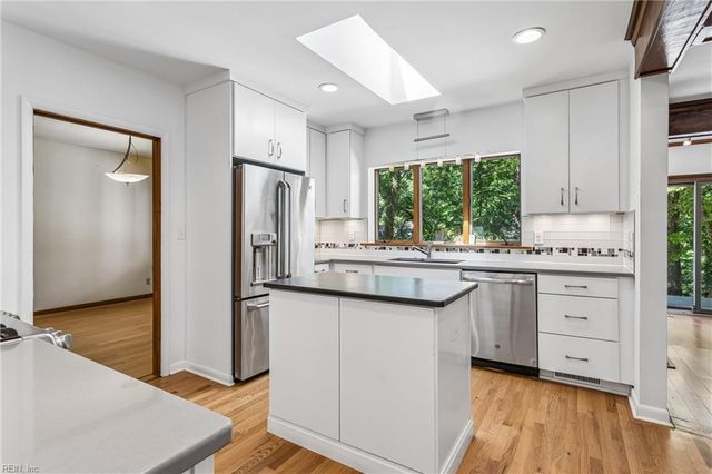 34 Madison LN S, Newport News, VA 23606