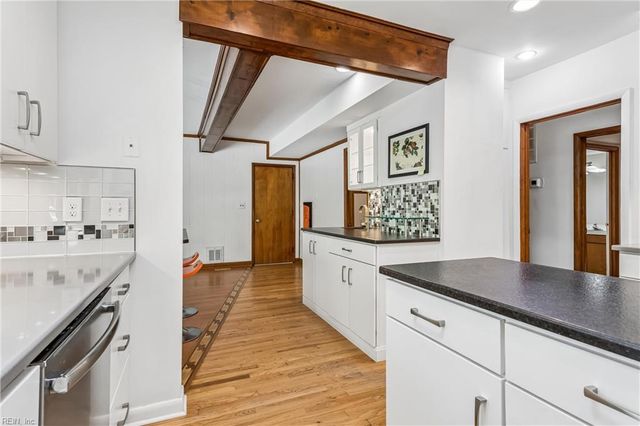 34 Madison LN S, Newport News, VA 23606