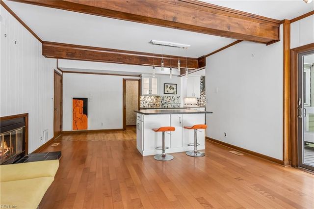 34 Madison LN S, Newport News, VA 23606