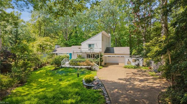 34 Madison LN S, Newport News, VA 23606