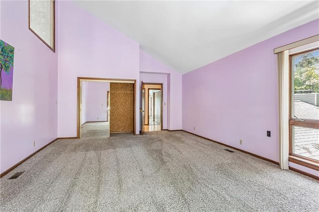 34 Madison LN S, Newport News, VA 23606