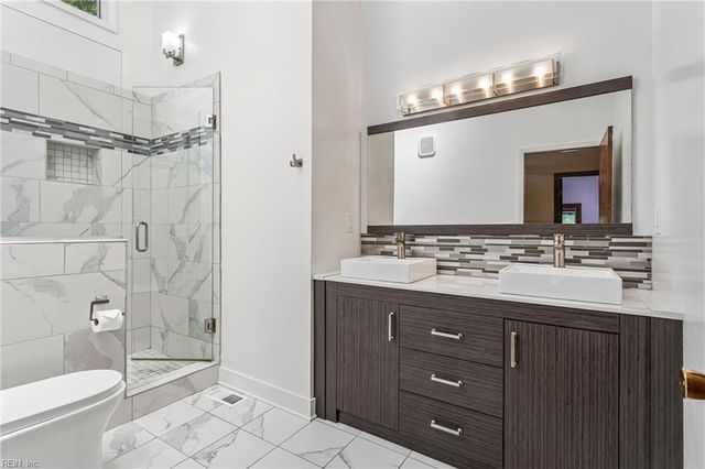 34 Madison LN S, Newport News, VA 23606