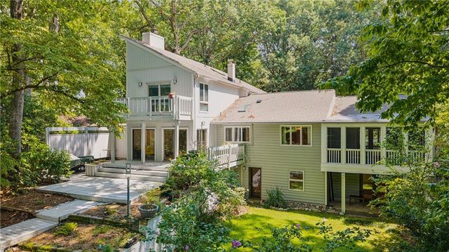 34 Madison LN S, Newport News, VA 23606