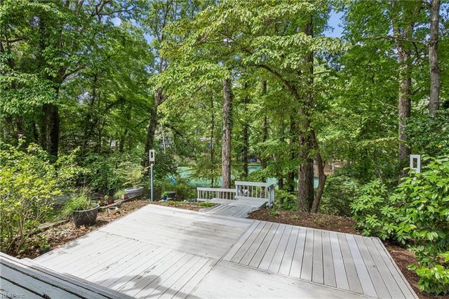 34 Madison LN S, Newport News, VA 23606