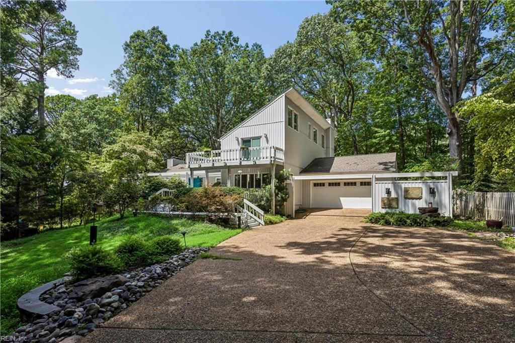 34 Madison LN S, Newport News, VA 23606