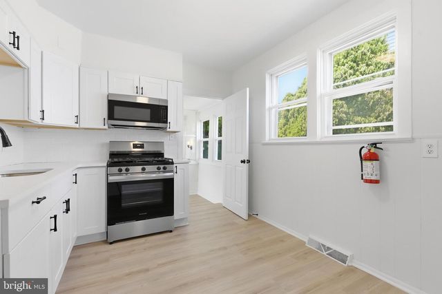 131 HOMECREST AVE, Ewing, NJ 08638
