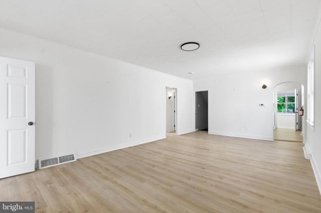 131 HOMECREST AVE, Ewing, NJ 08638