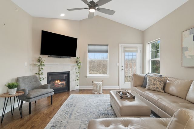 1465 Somerset Place, Barrington, IL 60010