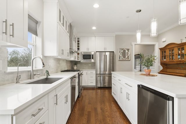 1465 Somerset Place, Barrington, IL 60010