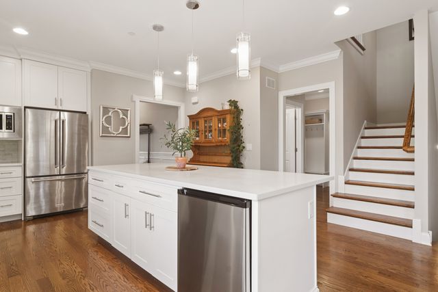 1465 Somerset Place, Barrington, IL 60010