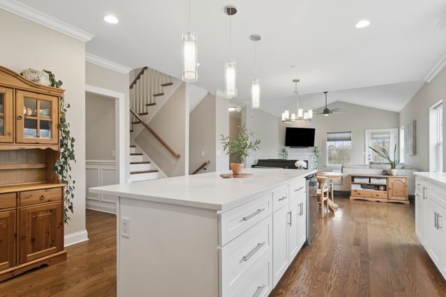 1465 Somerset Place, Barrington, IL 60010