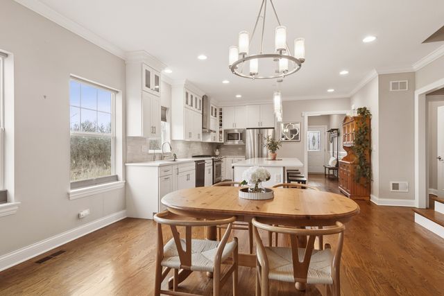 1465 Somerset Place, Barrington, IL 60010