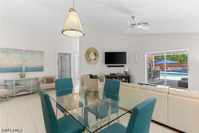 580 97th AVE N, Naples, FL 34108