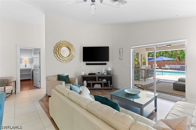 580 97th AVE N, Naples, FL 34108