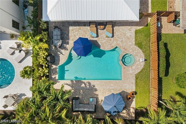 580 97th AVE N, Naples, FL 34108