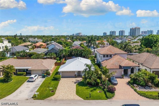 580 97th AVE N, Naples, FL 34108