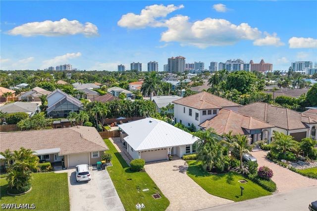 580 97th AVE N, Naples, FL 34108