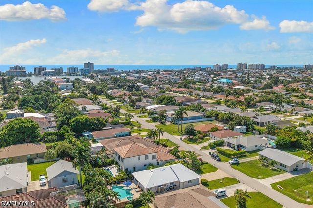 580 97th AVE N, Naples, FL 34108