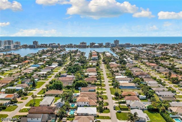 580 97th AVE N, Naples, FL 34108