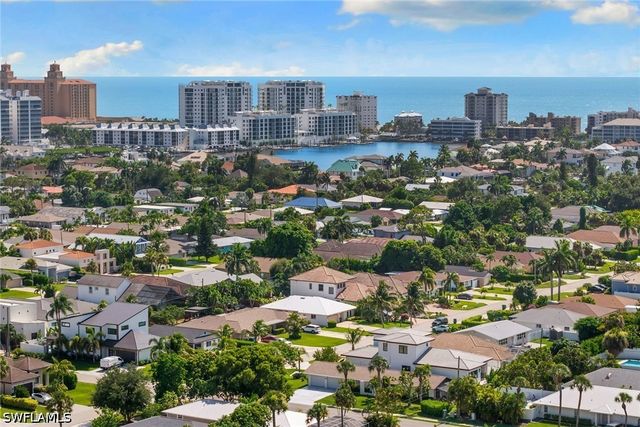 580 97th AVE N, Naples, FL 34108