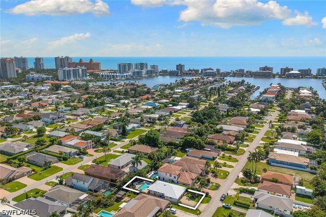580 97th AVE N, Naples, FL 34108