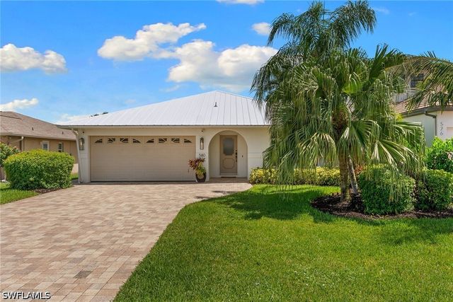 580 97th AVE N, Naples, FL 34108