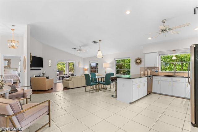 580 97th AVE N, Naples, FL 34108