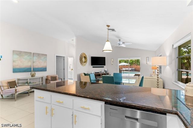 580 97th AVE N, Naples, FL 34108