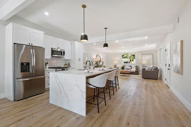 3425 Angwin Dr, San Diego, CA 92123