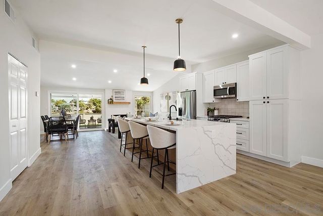 3425 Angwin Dr, San Diego, CA 92123