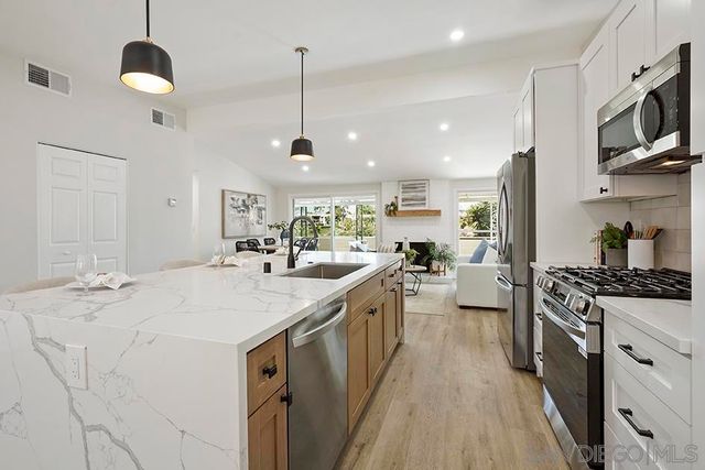 3425 Angwin Dr, San Diego, CA 92123