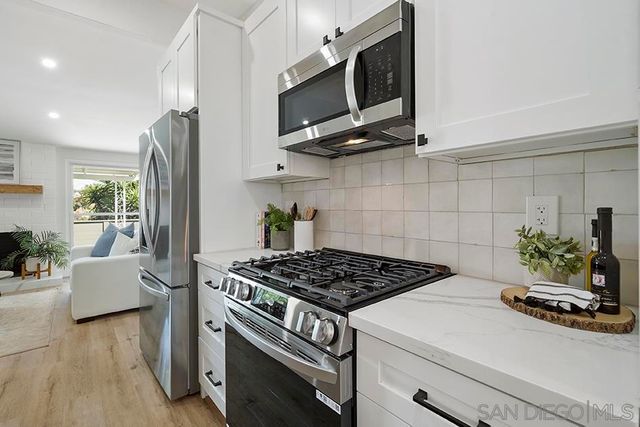 3425 Angwin Dr, San Diego, CA 92123