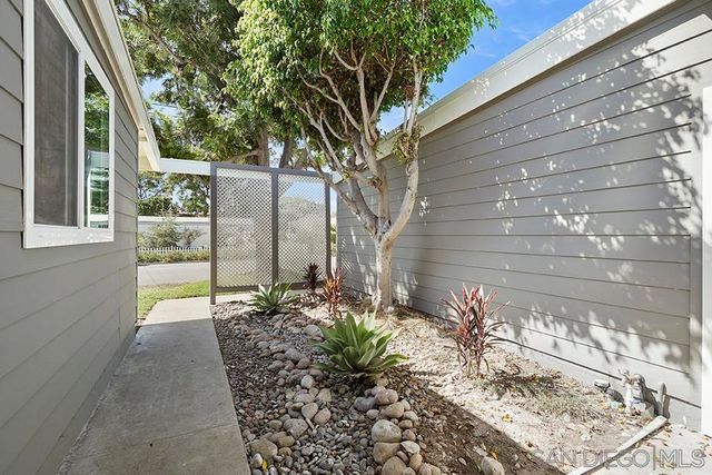 3425 Angwin Dr, San Diego, CA 92123