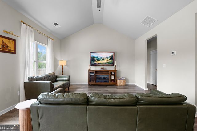 732 Tenney Nelson Road, Grantville, GA 30220