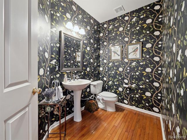 6345 Brookview Drive, Saline, MI 48176