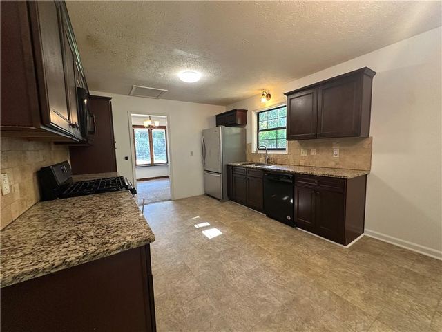 330 Homestead Circle, Kennesaw, GA 30144
