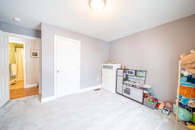 585 Bodwell Road, Manchester, NH 03109