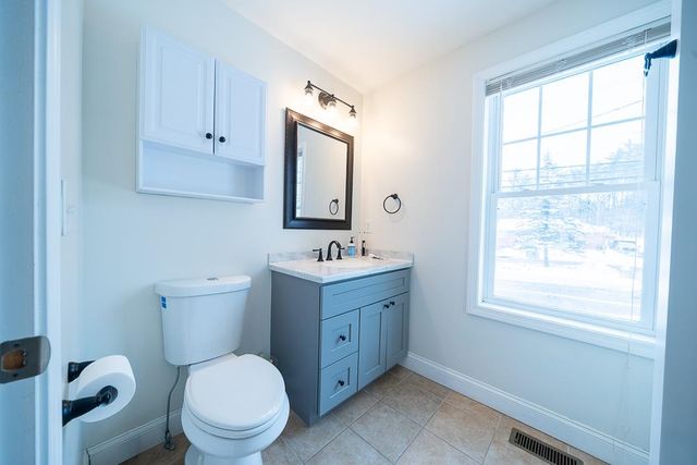 585 Bodwell Road, Manchester, NH 03109