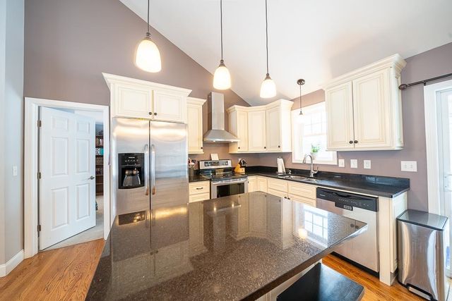 585 Bodwell Road, Manchester, NH 03109