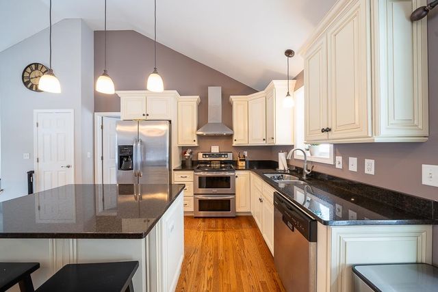 585 Bodwell Road, Manchester, NH 03109